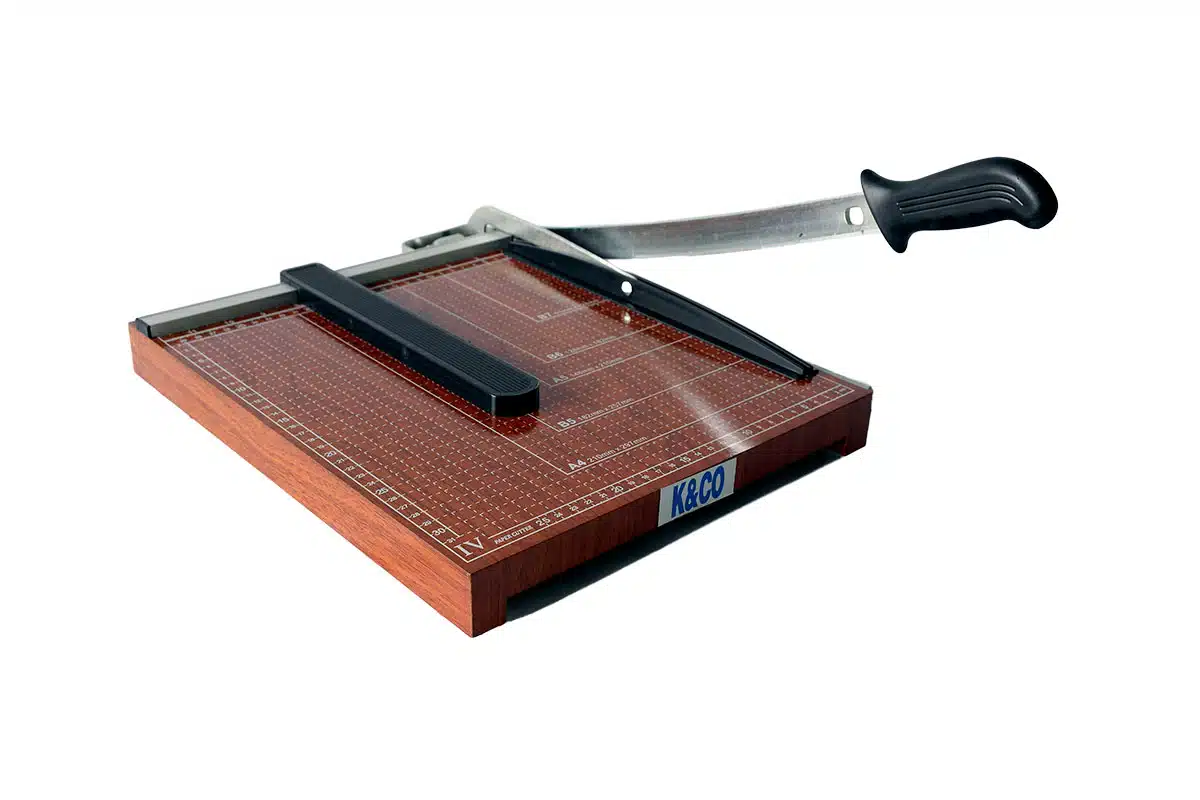 Cómo Funciona una Guillotina de Papel